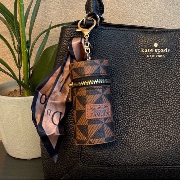 Mini Round Vintage Style Bucket Bag Charm w/ Twilly (white & brown available) - Picture 13 of 13